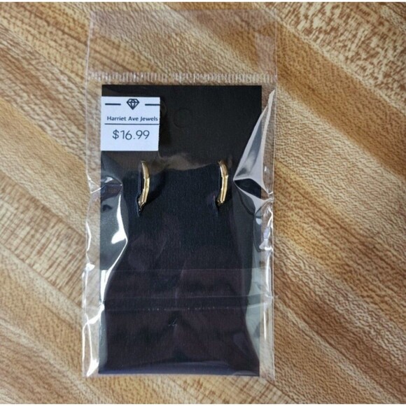 Turtle Charm Earrings - Picture 3 of 3